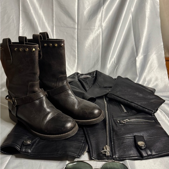 BOEMOS $360 Brown Leather Studded Mid Calf Pull On Boots
Made in Italy Size 36 - Picture 2 of 8